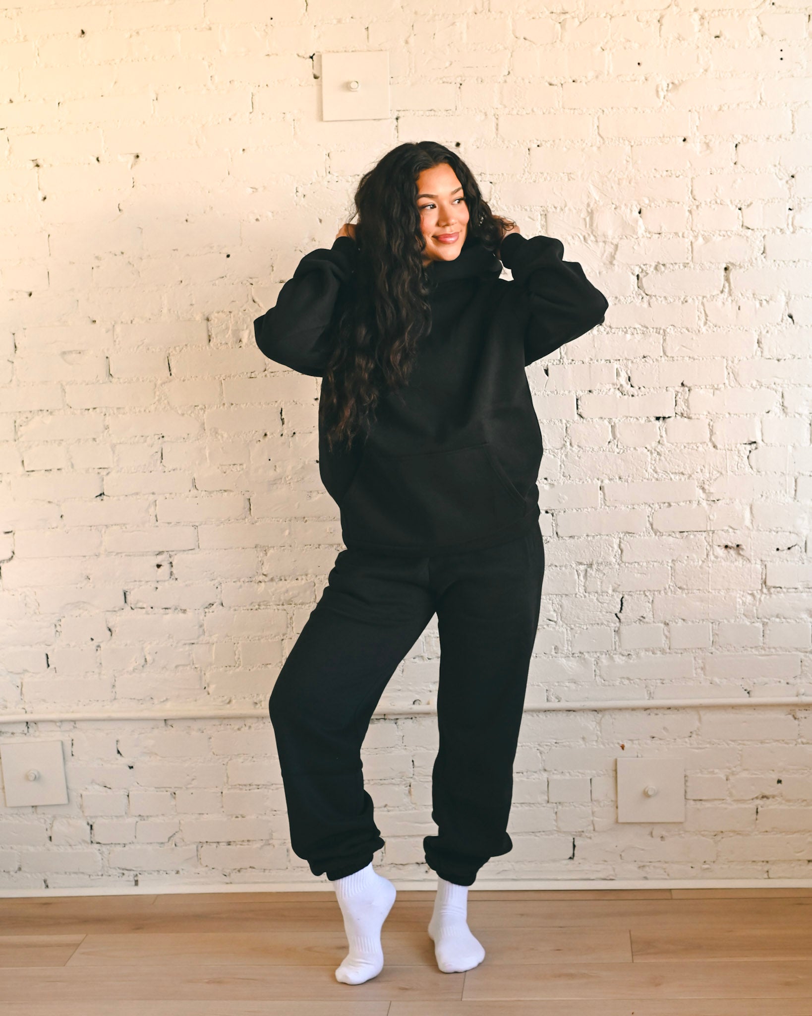 Black Ultra Cozy Fleece // Hoodie – Share Studio