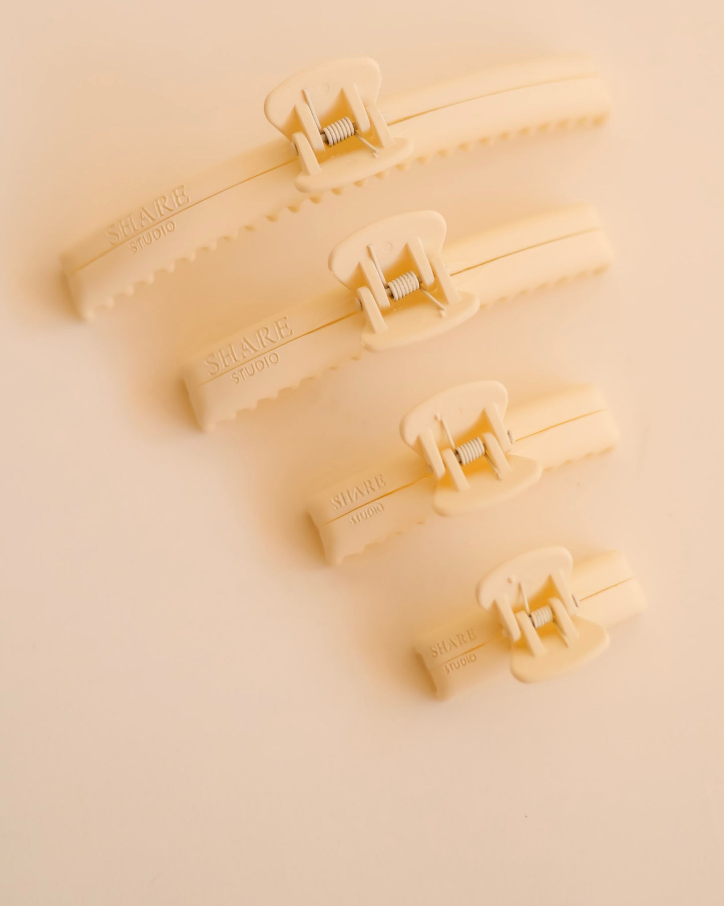 Milk White Mega Hold