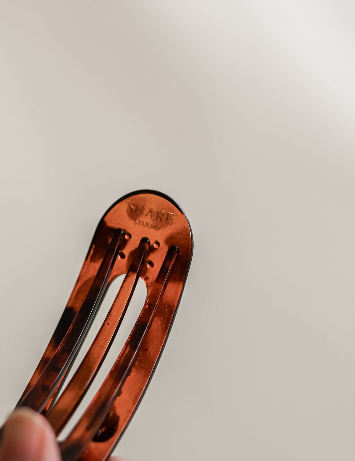 Amber Lay Flat