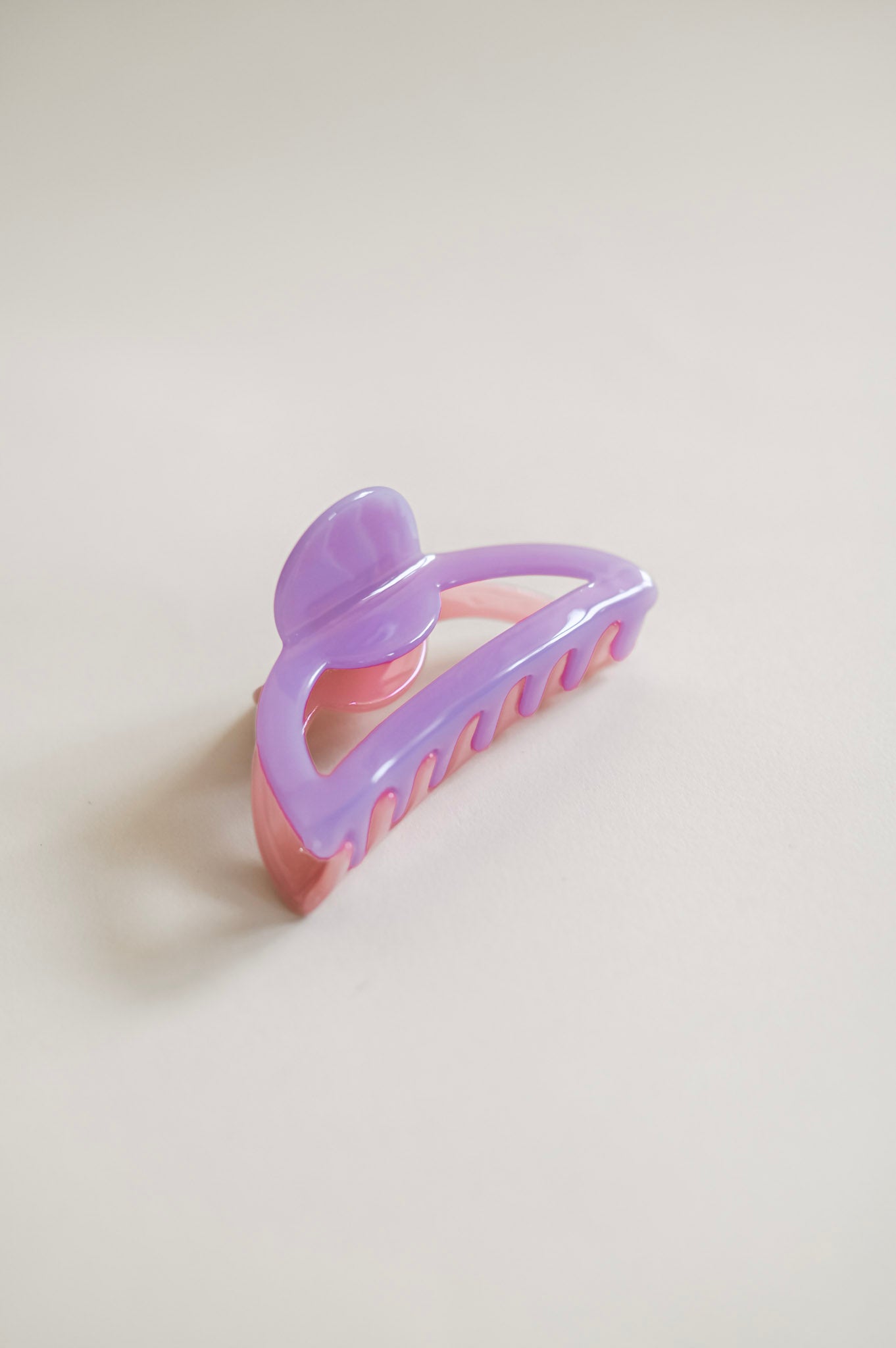 Two Tone Crescent Claw