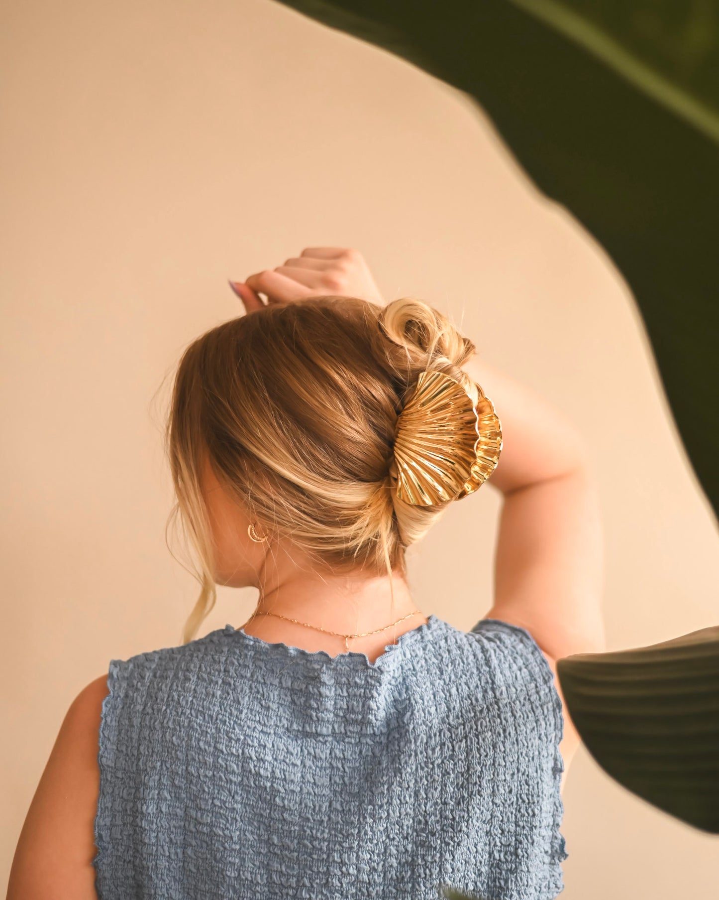 Under The Sea Shell metallic Claw