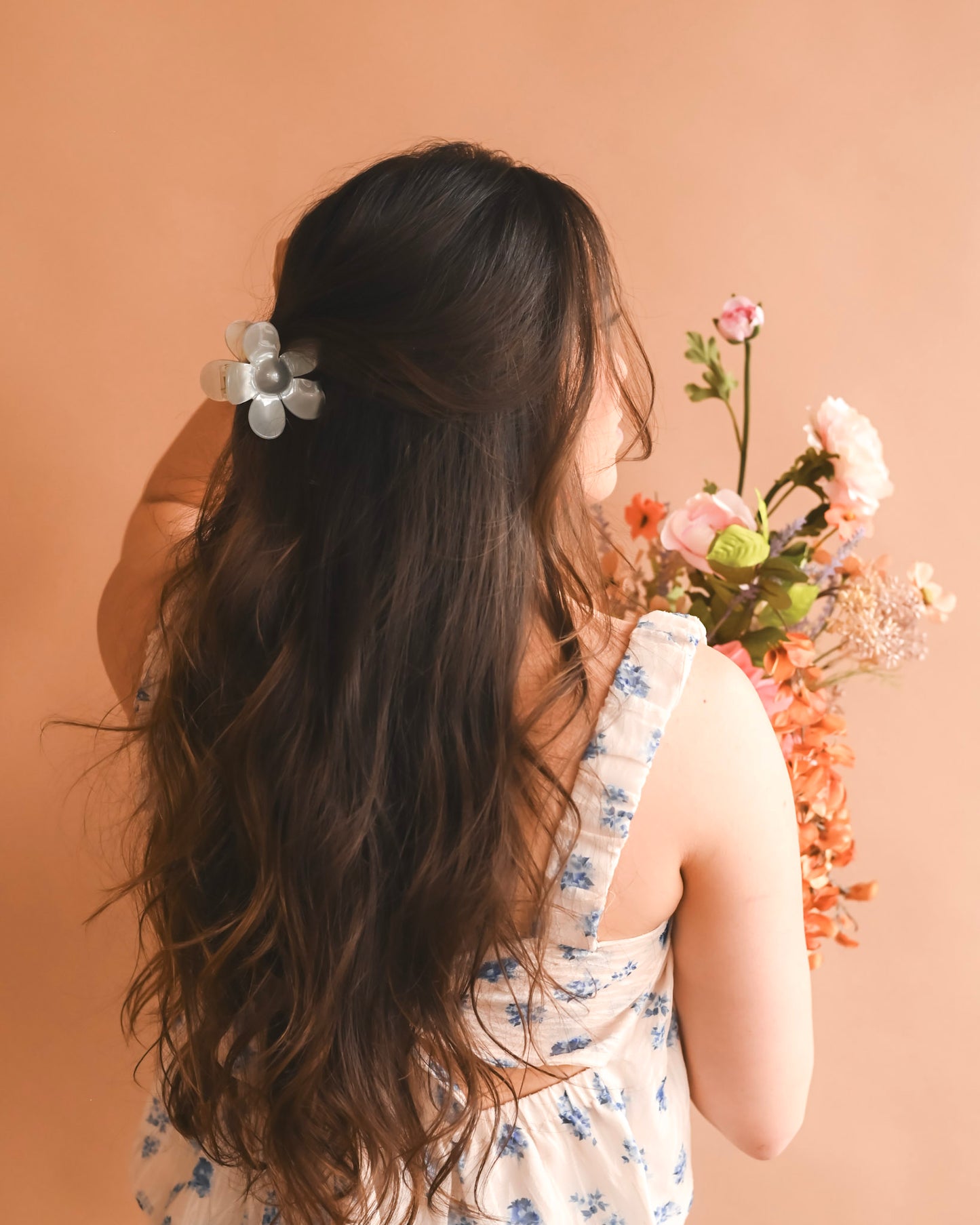 Checkered Daisy Claw Clip