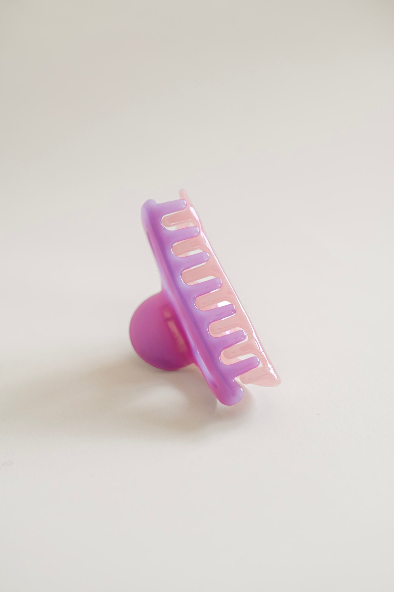 Two Tone Crescent Claw