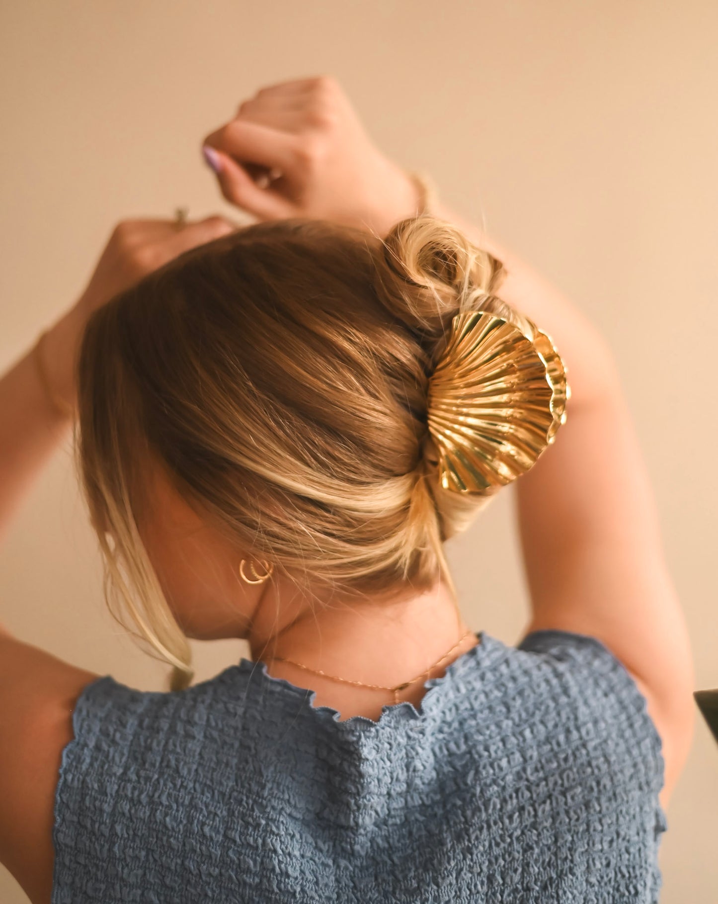 Under The Sea Shell metallic Claw