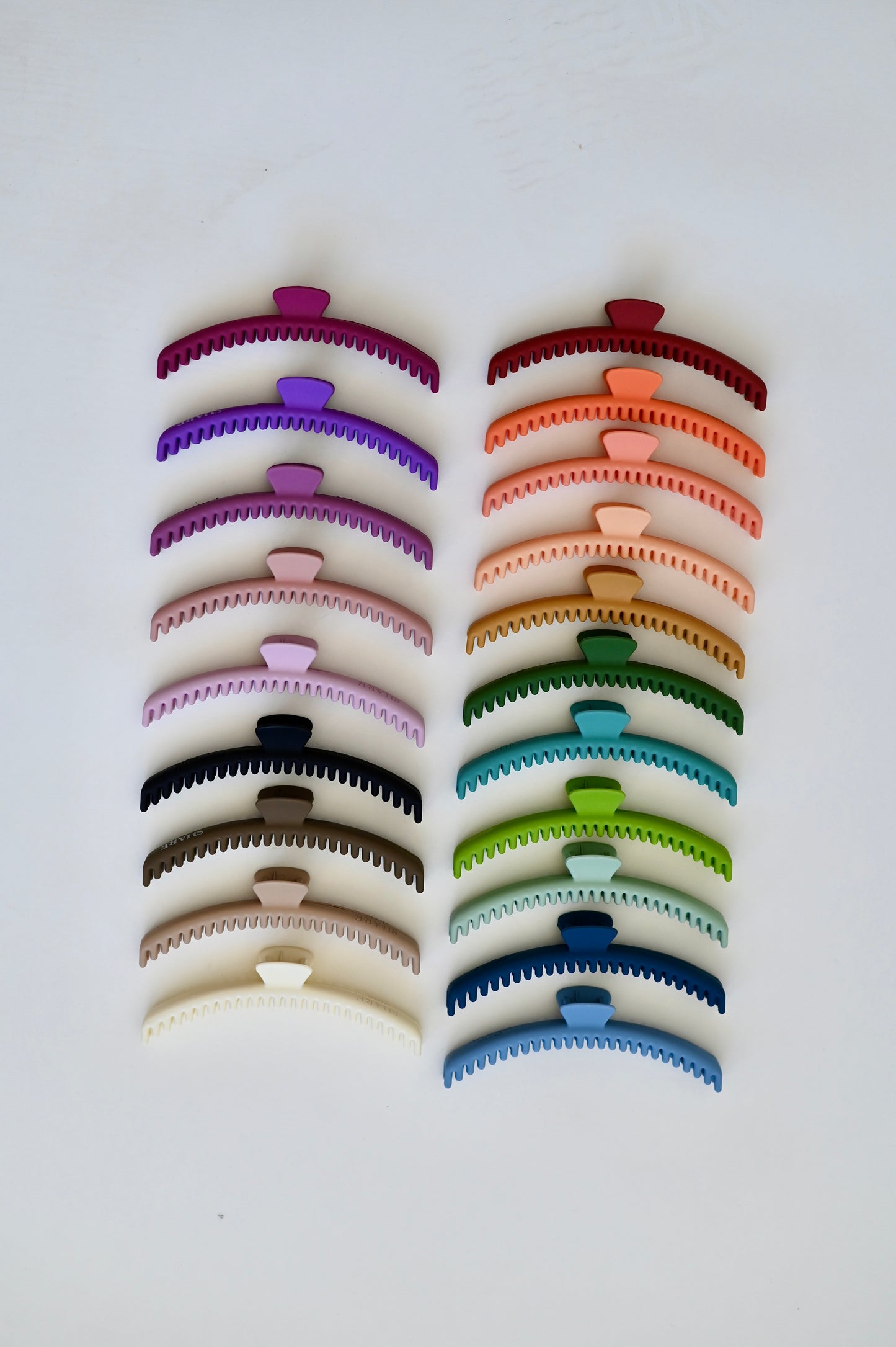 Mega hold clip [solid matte colors]