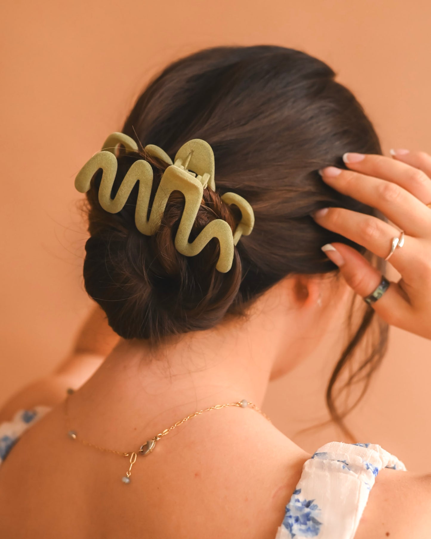 Velvet Squiggle Claw