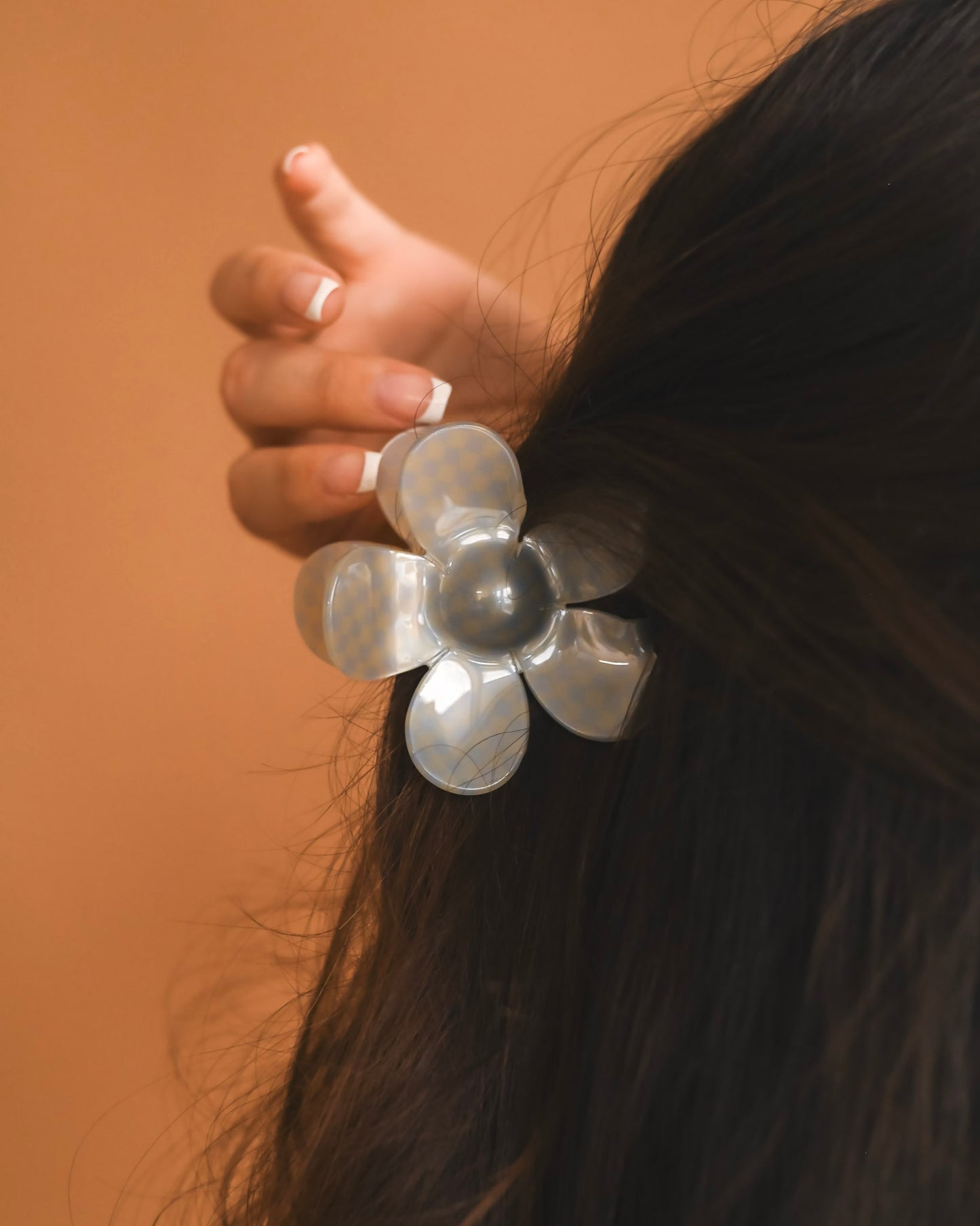 Checkered Daisy Claw Clip