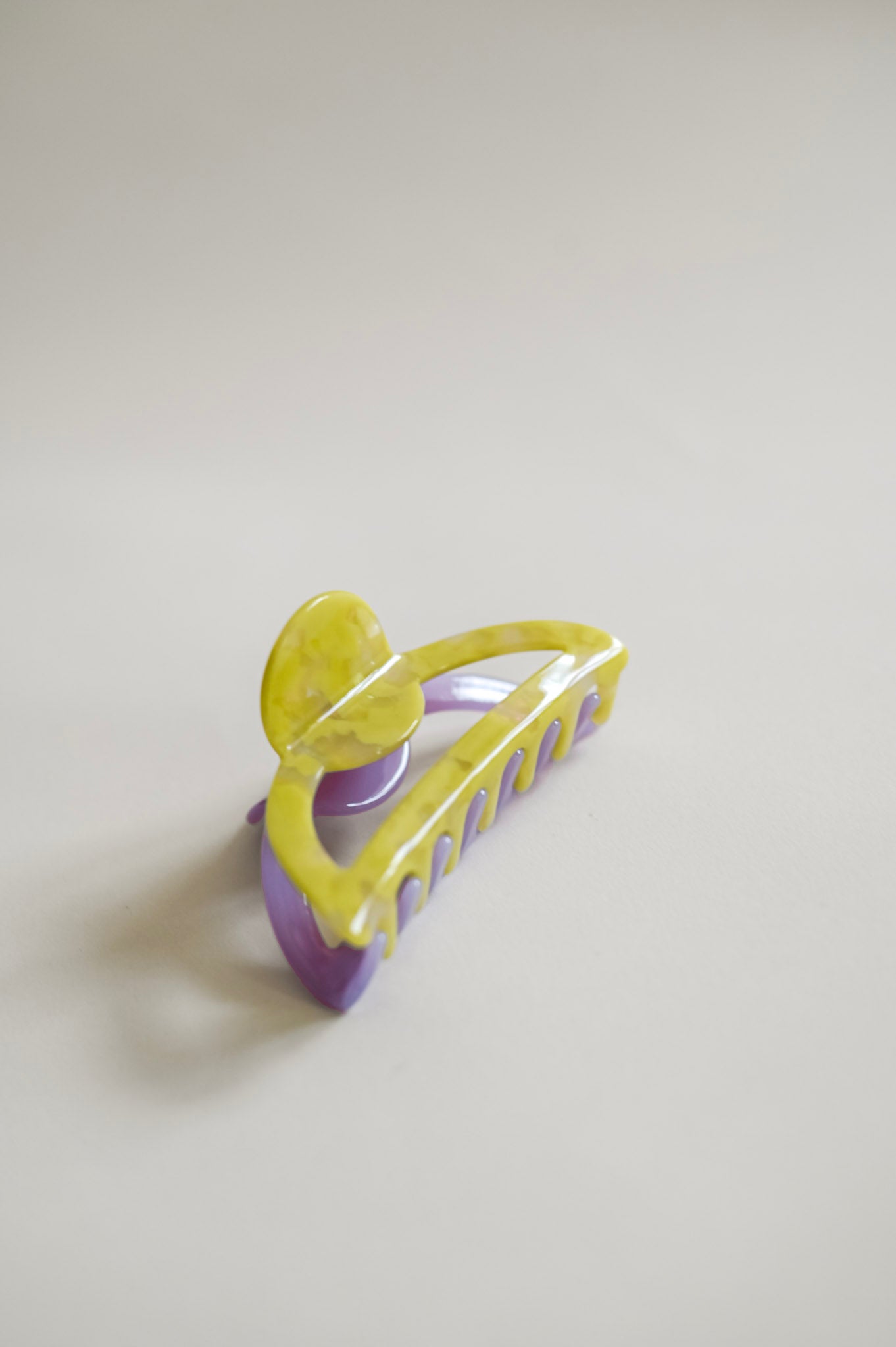 Two Tone Crescent Claw