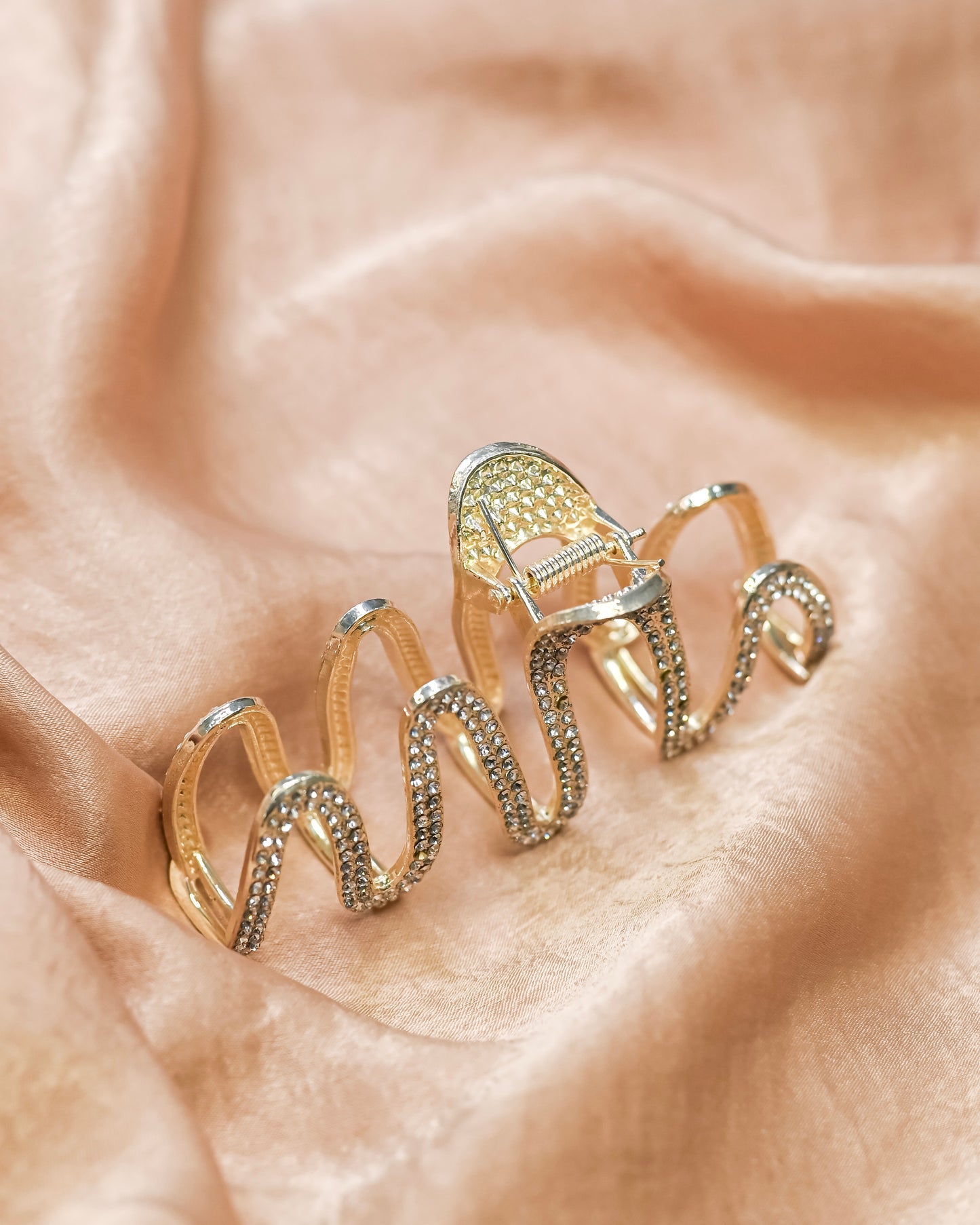 Girl’s Best Friend - Diamond Claw