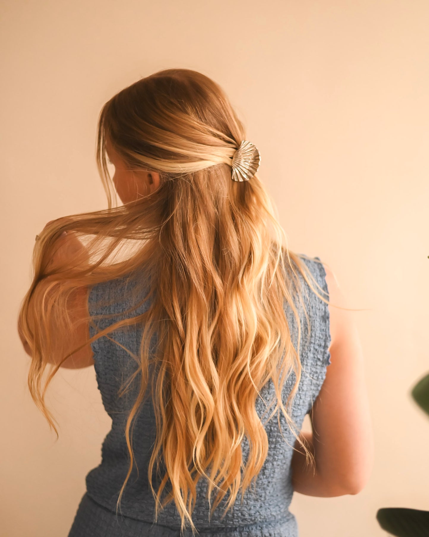 Under The Sea Shell metallic Claw