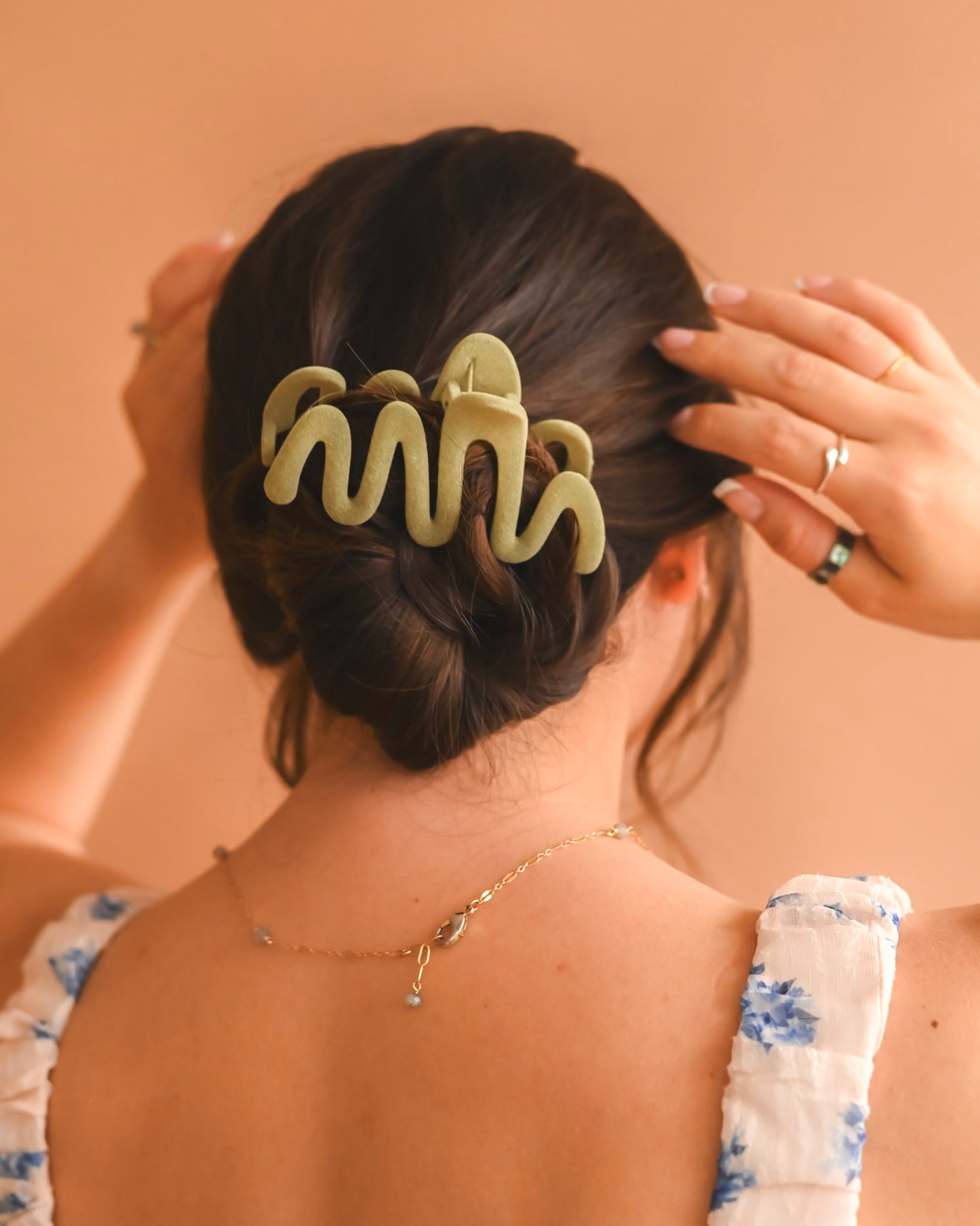 Velvet Squiggle Claw