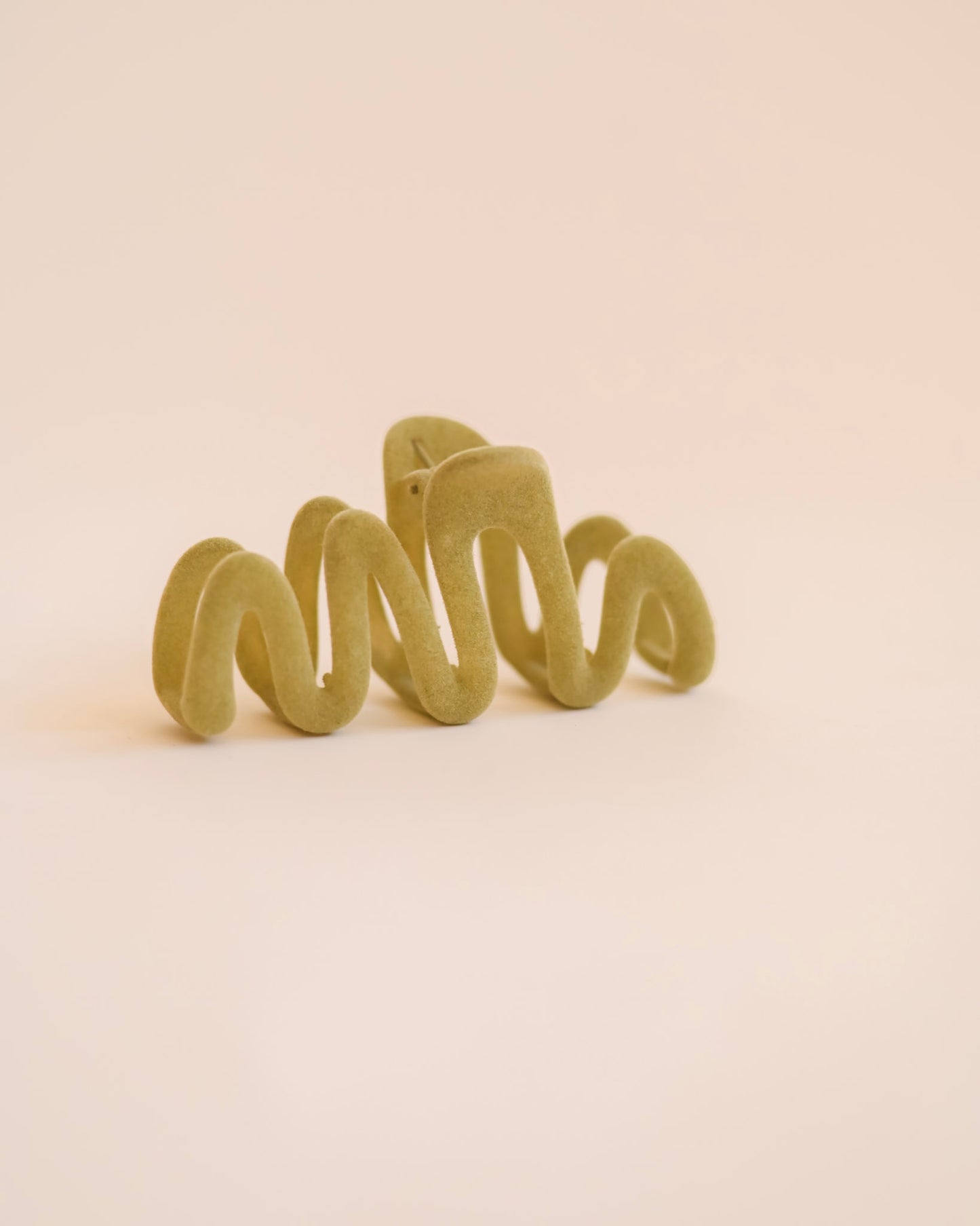 Velvet Squiggle Claw