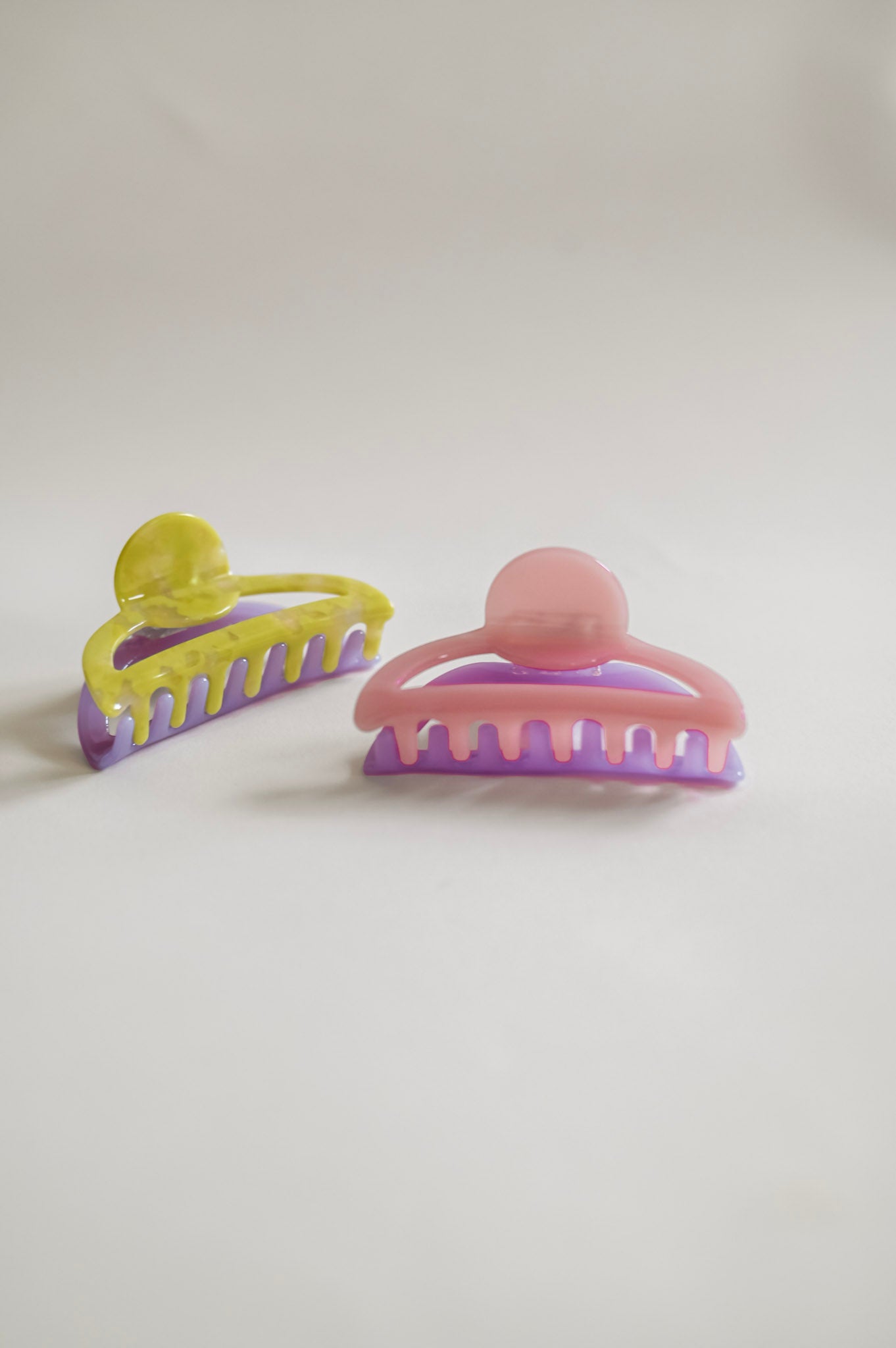 Two Tone Crescent Claw