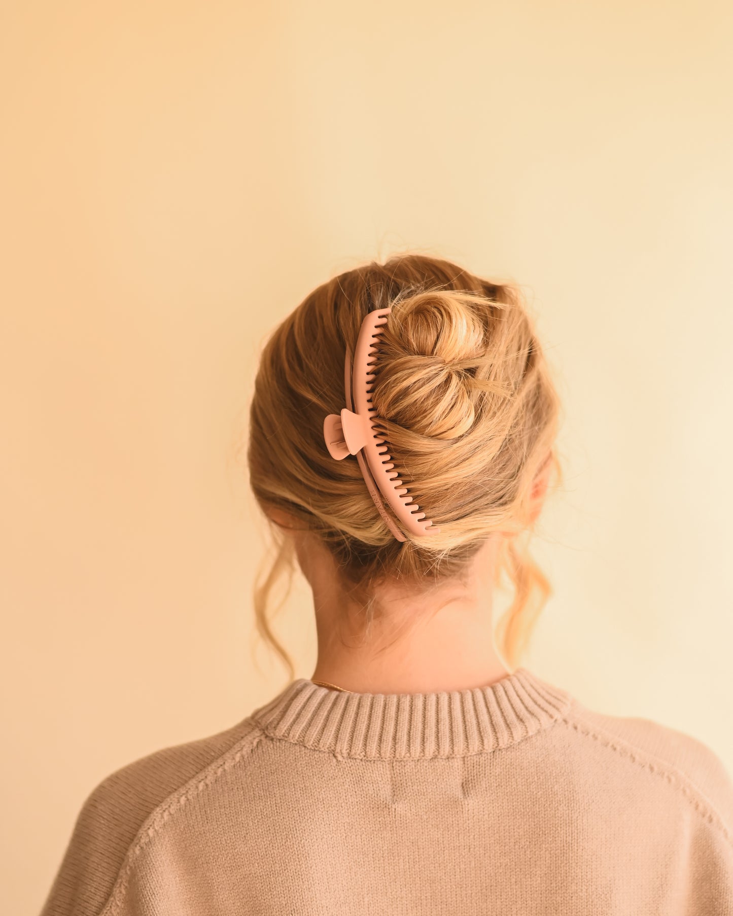 Charm Pink Mega Hold Claw Clip