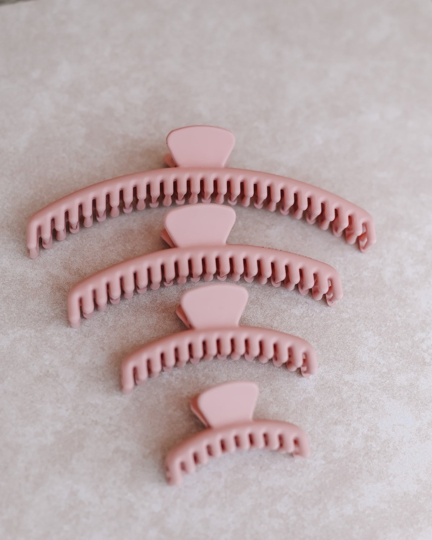 Mega hold clip [solid matte colors]